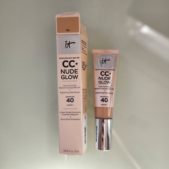 It CC Nude Glow Fair SPF 40 - Picture 2 of 2
